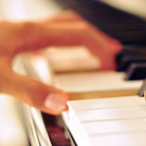 爽⋯躁多水⋯快⋯深点触手电影
